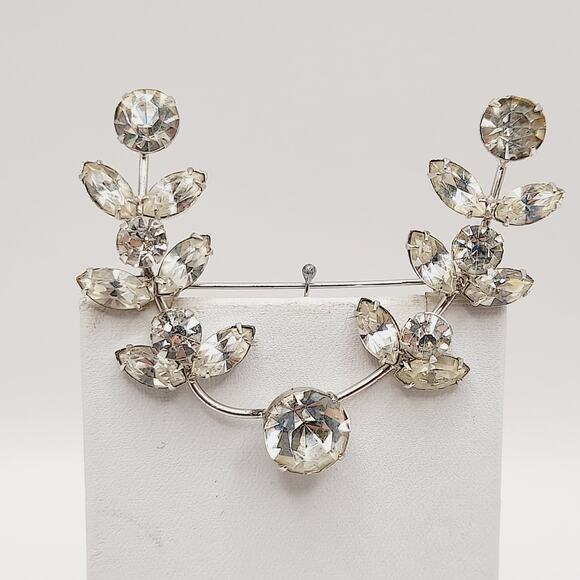 Vintage Clear Rhinestone Brooch Mid-Century Silver Tone Wedding Pin 2 1/2 Inch - Picture 4 of 10